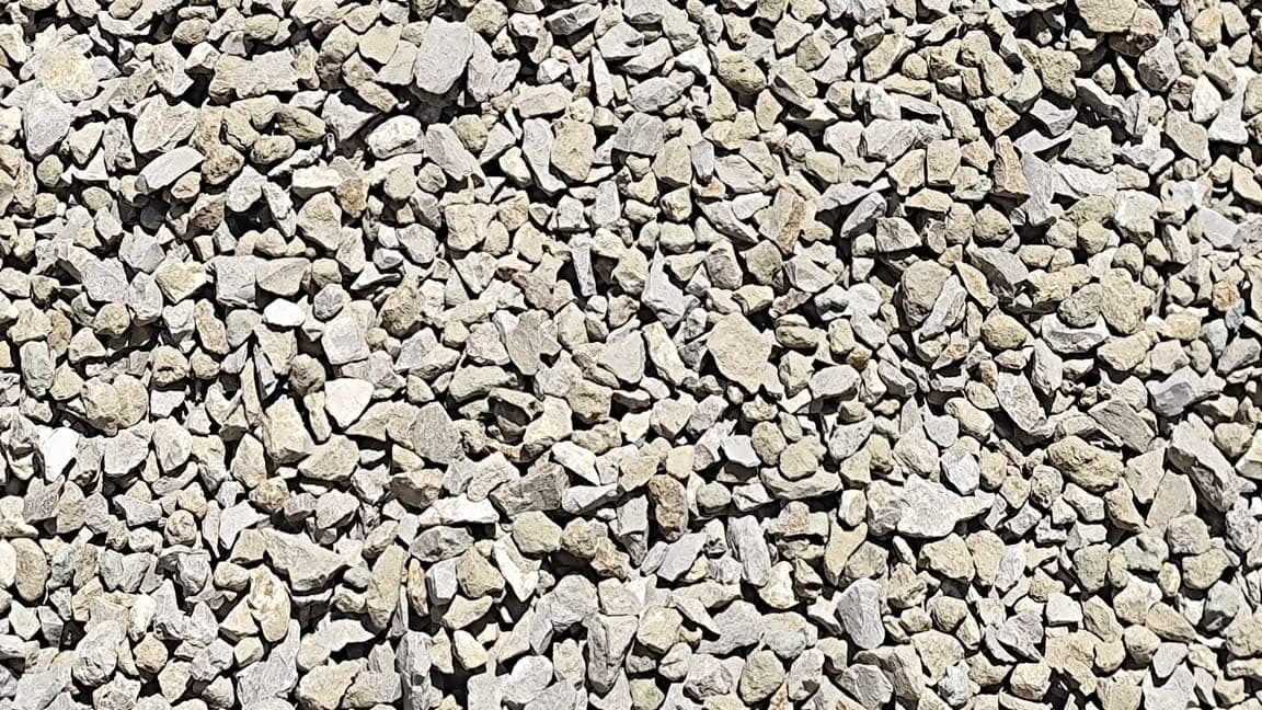 5-12 mm elenmiş ince mıcırın yakın çekim tane görünümü